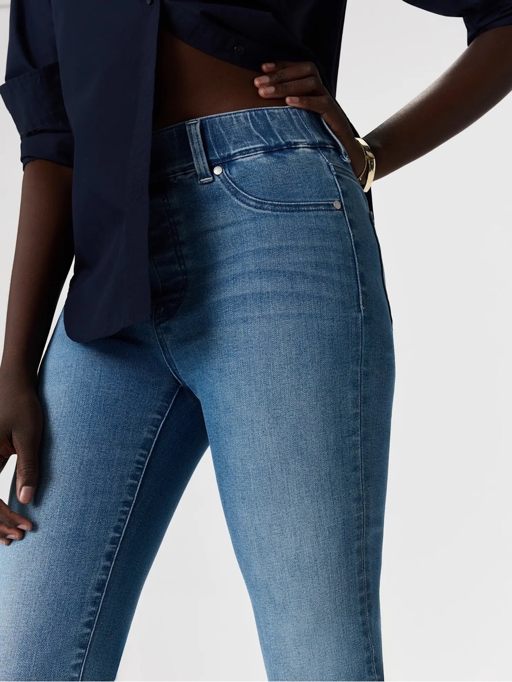 Quince Nina Stretch Pull-On Kick Flare Jeans – Laguna Blue – Size Small - Picture 3 of 13